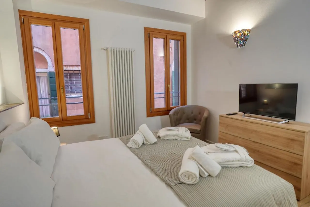 Ecco Suites Apartments Venetië 0*,  Italië